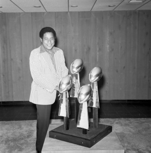 Bill Nunn Jr. with four of the six Lombardi trophies he helped the Steelers win.